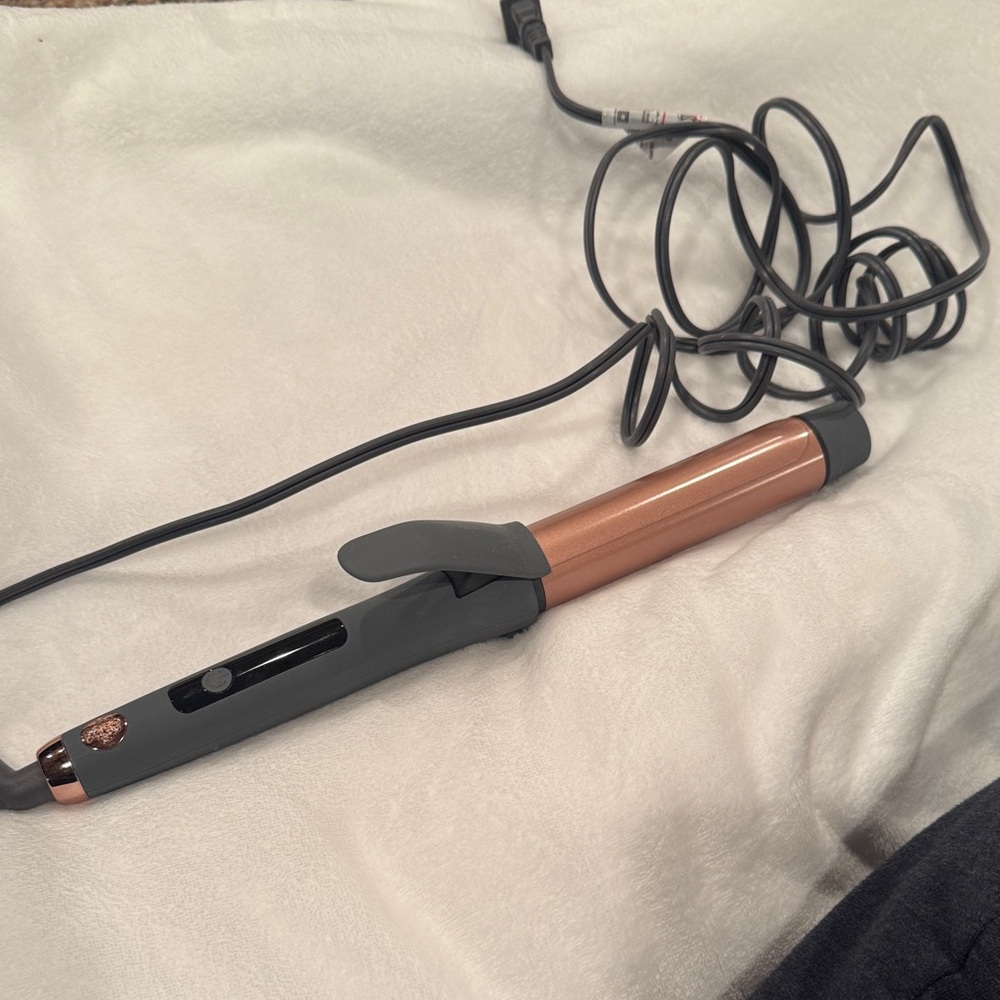 Copper and Black Curling Iron